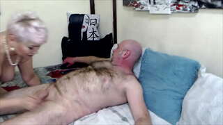 Depraved mature Russian bitch AimeeParadise ngenkuthalo sucks dick wakhe oyintanda umyeni ...