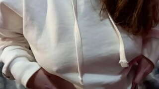 Media-irmá queda orgasmos, mentres el me fode