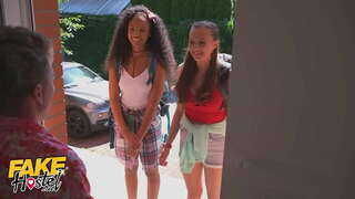 Iibhonasi Hostel Zinokuphathwa Threesome kunye Olugqibeleleyo Tits Stacey Cruz kwaye Romy Indy