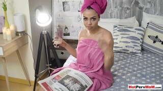 Big boobed latina cougar mamá de equitación no seu enteados dick