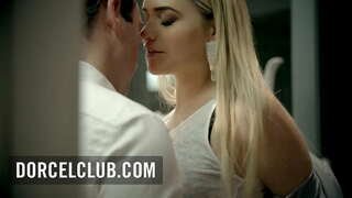 Passionerad sex med underbara fru Mia Malkova