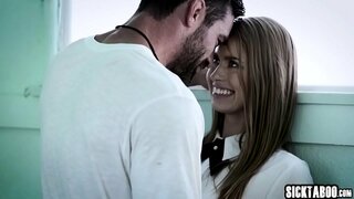 Sexy kotě cucal velký pevný penis