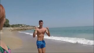 יונג קיטי ליבע לייקס צו קלאַפּ גייז אין די מיטן פון די מדינה!